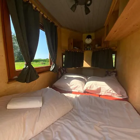 Campsite Pferdewagen Freya *